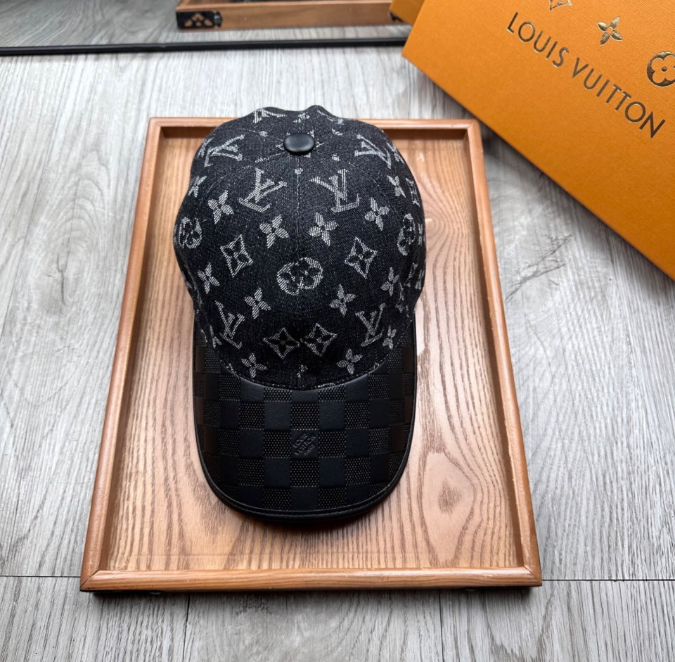Gucci hat black