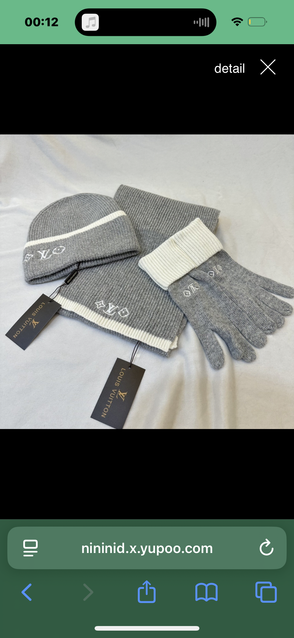 Beanie and scarfs