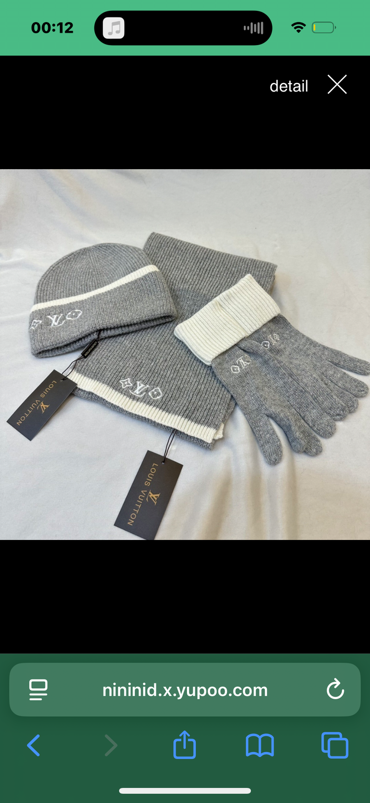 Beanie and scarfs