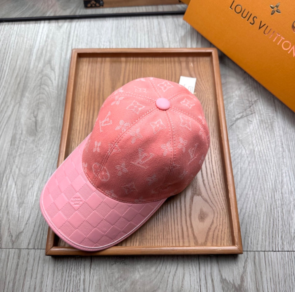 Gucci gg hat pink