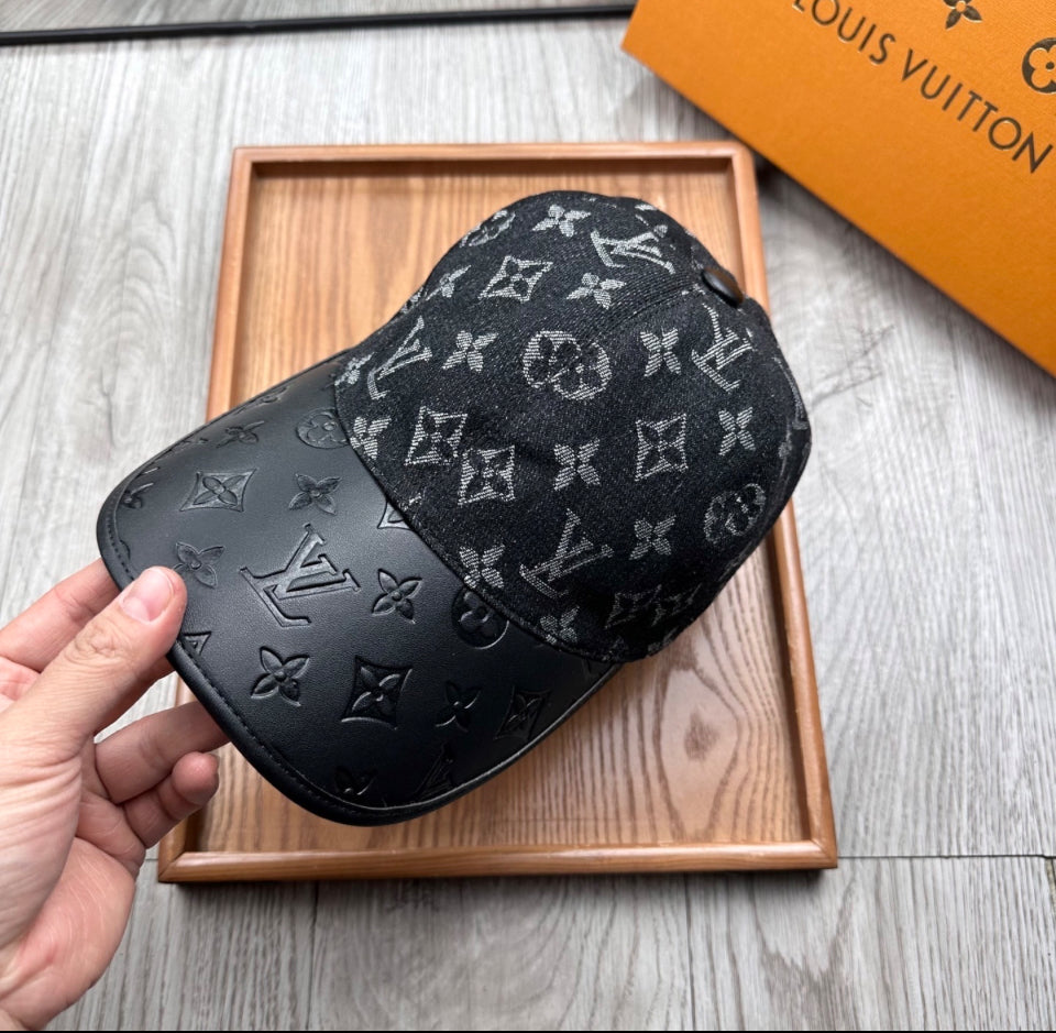 Gucci hat black